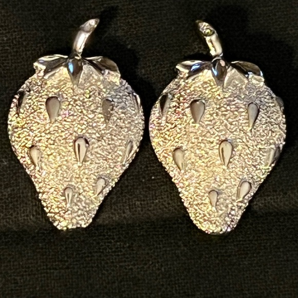 Strawberry Ice Demi Parure - Picture 9 of 11